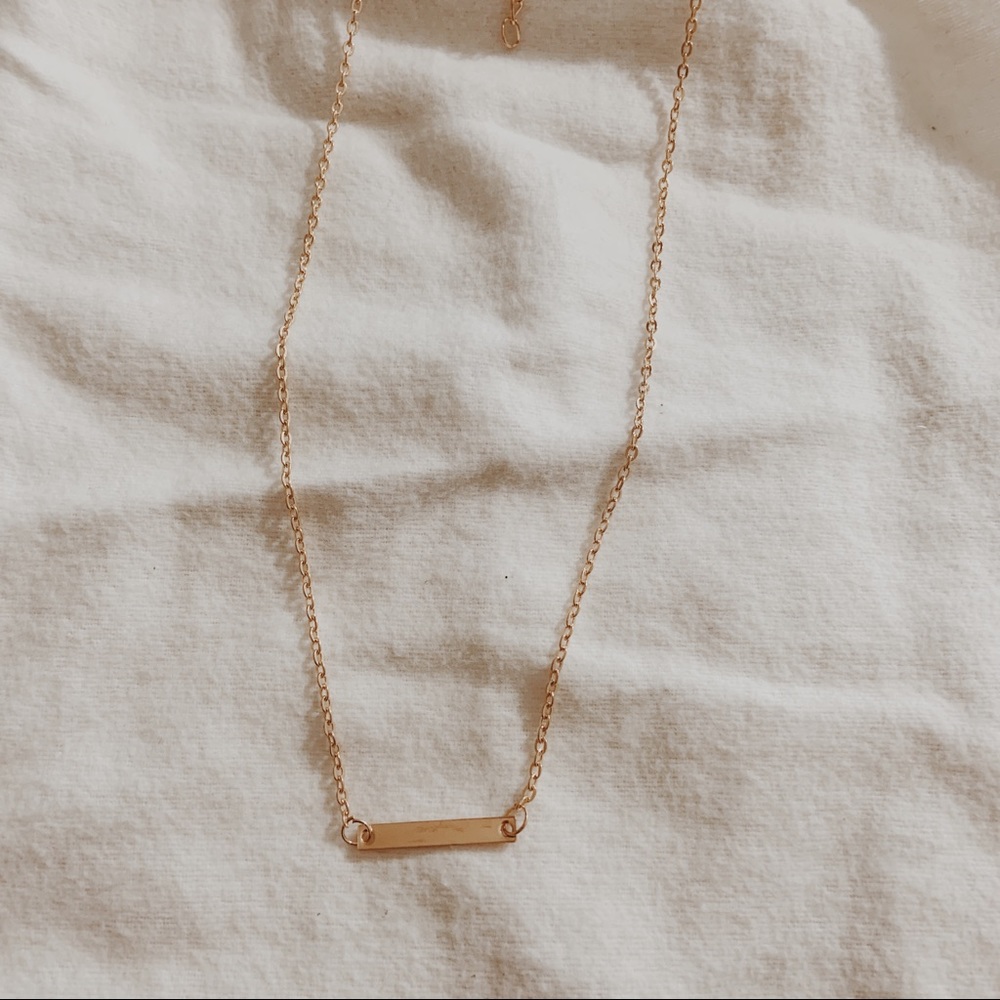 n e w | dainty gold bar necklace✨🌙 - Picture 4 of 5